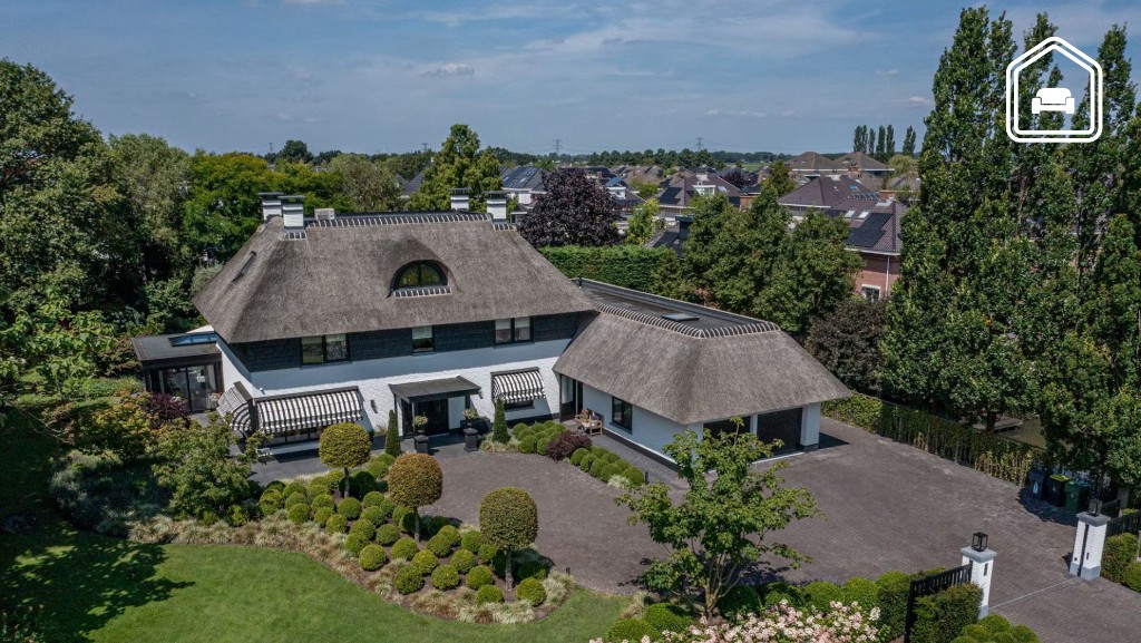 Van kapsalon tot kroeg, met dit huis hoef je de deur niet uit